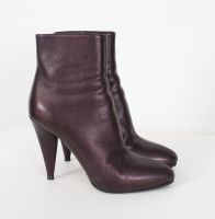 PRADA - Paire de chaussures 