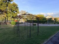 Grande gloriette en fer forgé