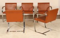 Suite de 5 fauteuils dans le goût du modèle BRNO de Knoll