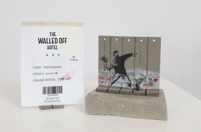 Banksy (d'aprés) - Souvenir Wall Section