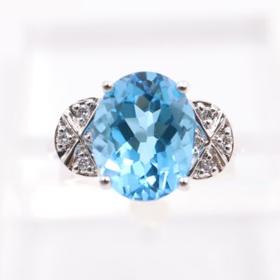 Bague en or blanc 18K