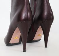 PRADA - Paire de chaussures 