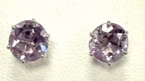 Paire de boutons d'oreilles - Améthystes