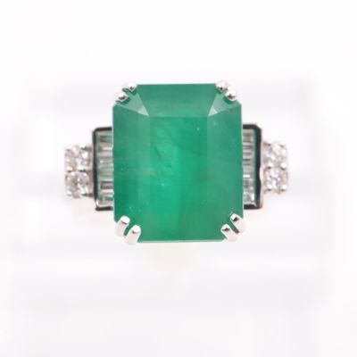 Bague de syle Art Déco en or blanc 18K