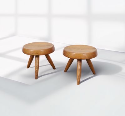 Paire de tabourets dans le goût de Charlotte Perriand (1903-1999)