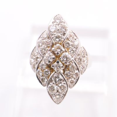 Bague de style Art Déco en or blanc 18K