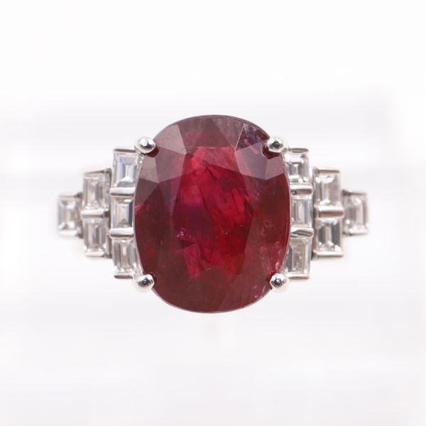 Bague de style Art Déco en or blanc