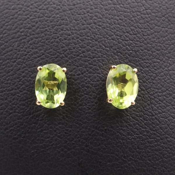 Paire de boutons d'oreilles en or jaune 18K