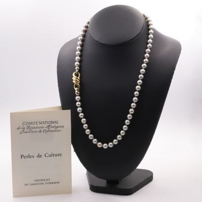 Collier de perles grises du Japon