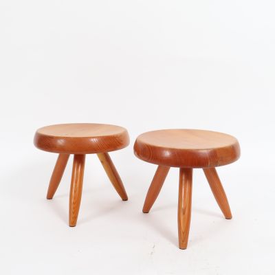 Tabourets dans le goût de Charlotte Perriand (1903-1999)