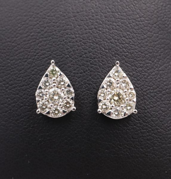 Paire de boutons d'oreilles poires en or blanc 18K