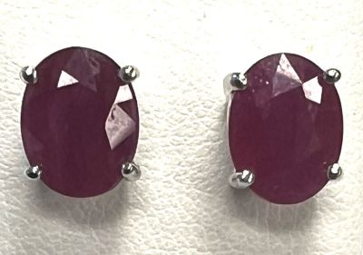Paire de boutons d'oreilles Rubis