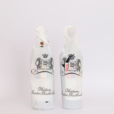 33 Château Mouton Rothschild 2001 (x2)