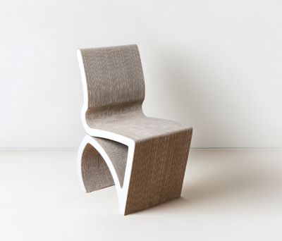 Chaise vintage dans le goût Franck Gerhy