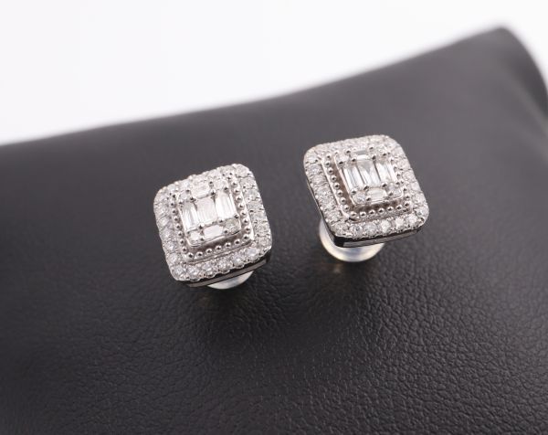 Paire de boutons d'oreilles de style Art Déco