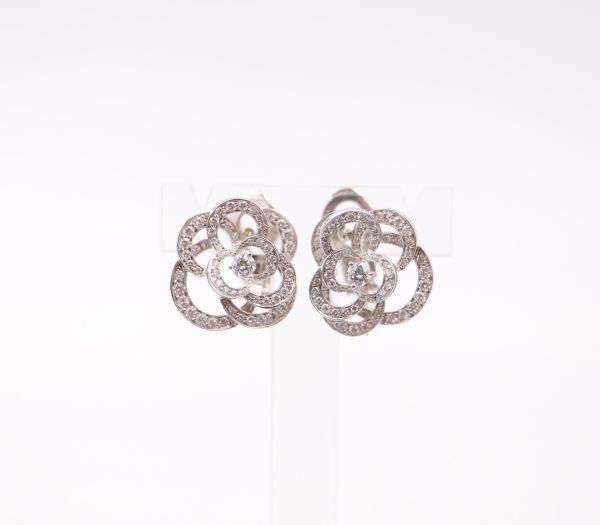 CHANEL - Paire de boucles d’oreilles clip modèle 