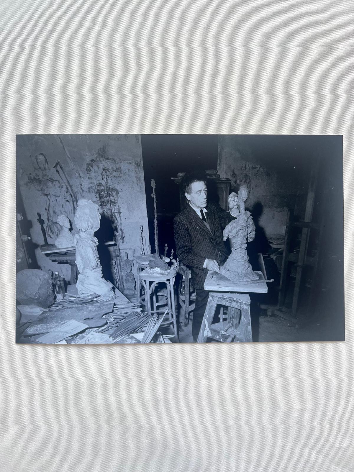 Portrait d'artiste dans son atelier 