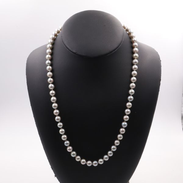Collier de perles grises du Japon