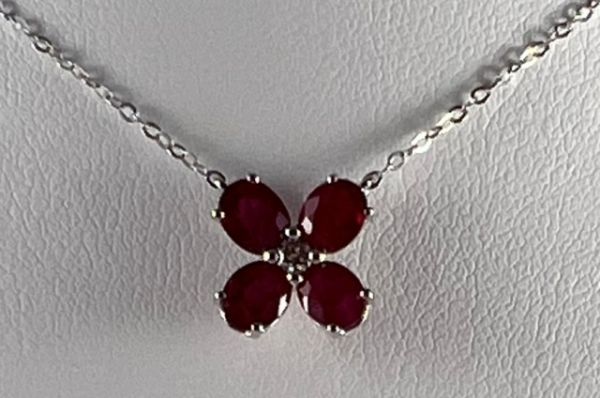 Collier Fleur rubis