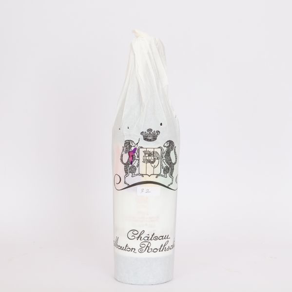 32 Château Mouton Rothschild 2001 (x1)