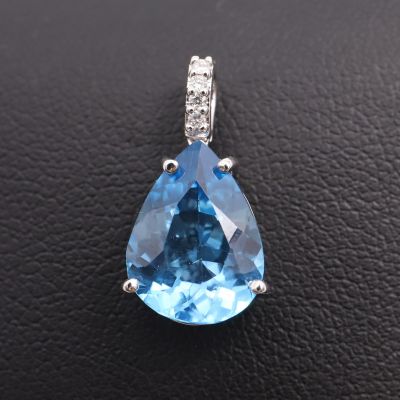 Pendentif en or blanc 18k