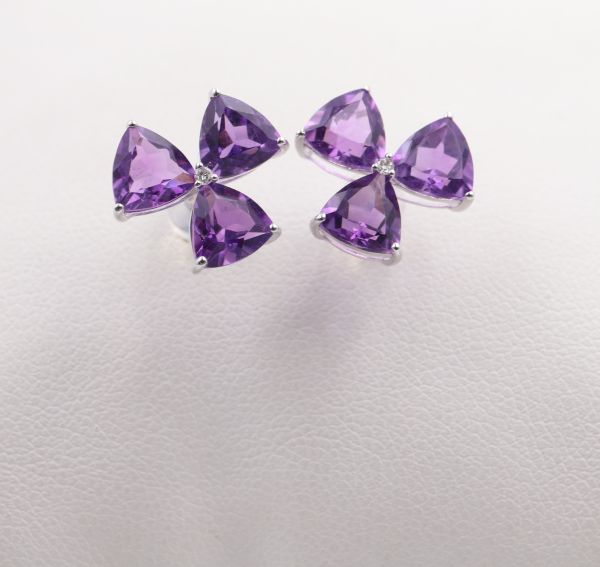Importante paire de boutons d'oreilles Améthystes