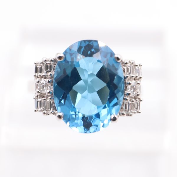 Jolie bague en or blanc 18K