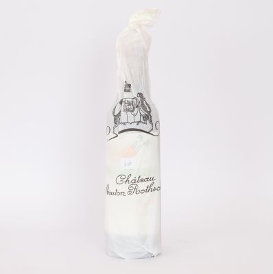 37 Château Mouton Rothschild 1999 (x1)