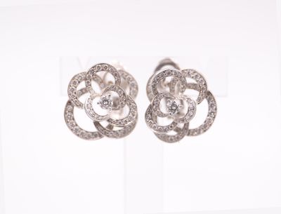CHANEL - Paire de boucles d’oreilles clip modèle 
