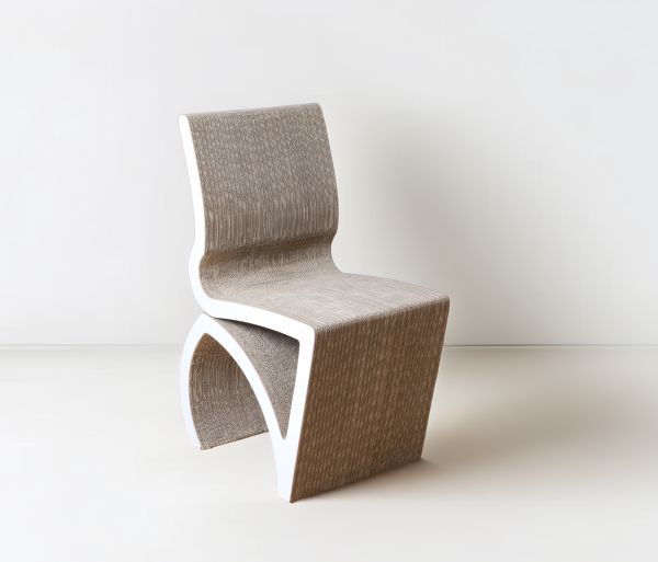 Chaise vintage dans le goût Franck Gerhy